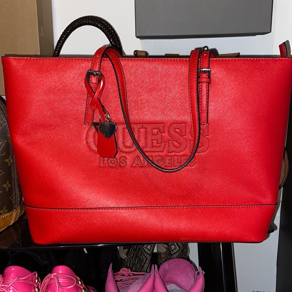 GUESS ⭐️authentic ⭐️ - Picture 4 of 11